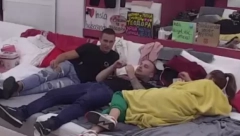 SKANDALOZNI RAZGOVORI O SE*U SE NASTAVLJAJU Ana pričala Saueru i Višiću kako je or*lno zadovoljavala dečka, pa mu povratila na stomak