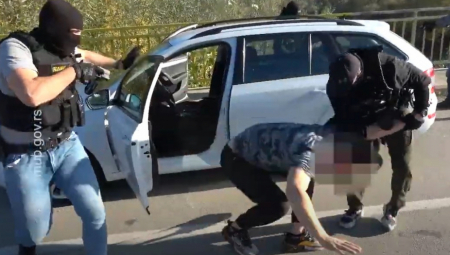 UHAPŠEN NASILNIK IZ NIŠA Nožem dva puta ubo policajca, pa autom udario bivšu partnerku