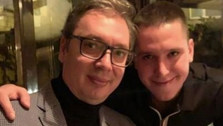 "NI SANJAO NISAM ŠTA SAM SVE PROPUSTIO" Predsednik Vučić objavio dirljuvu fotografiju sa sinom Danilom (FOTO)