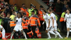 PUČE BRUKA NA "ENFILDU" "Anonimus" srušio Liverpulovu tvrđavu posle 28 utakmica i nastavio košmarnu sezonu "Redsa"