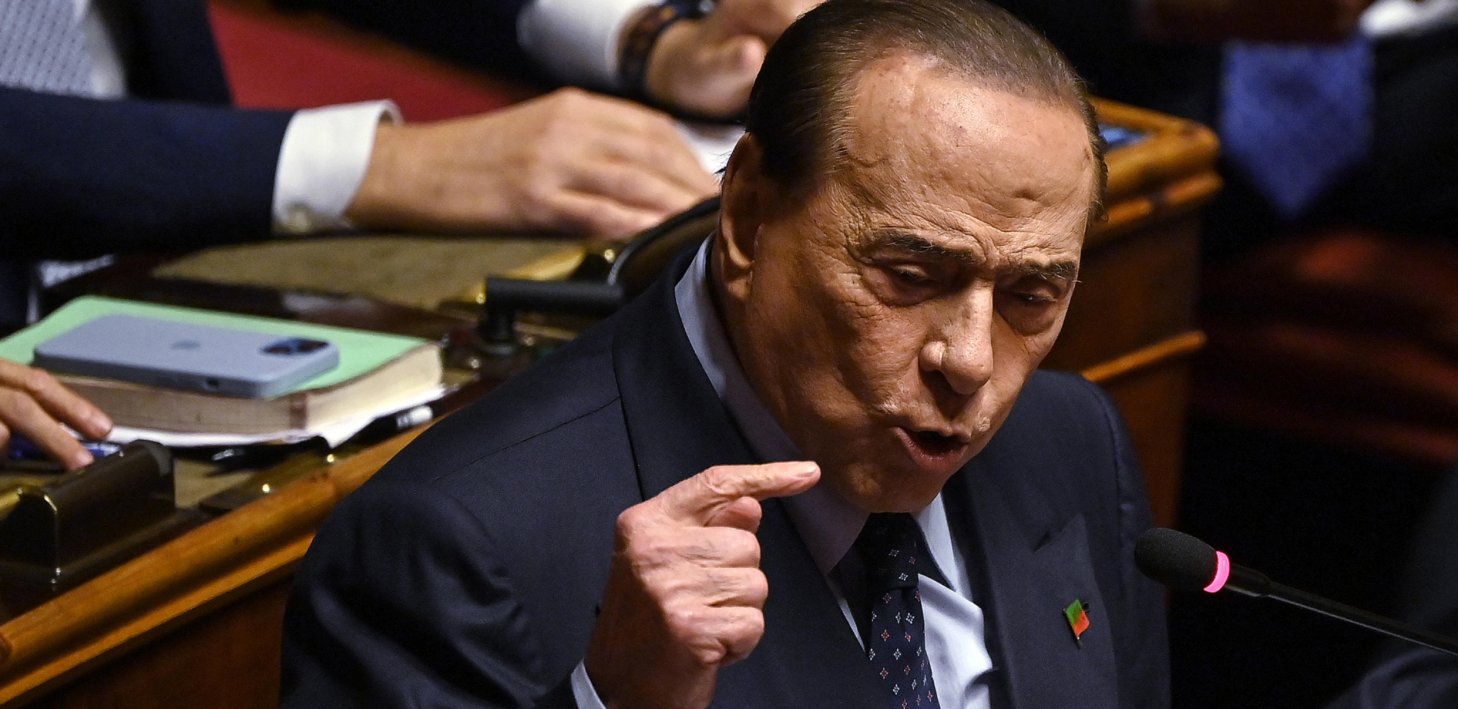 "KATASTROFA" SE OBISTINILA! Nemci nisu uspeli da spreče Berluskonija