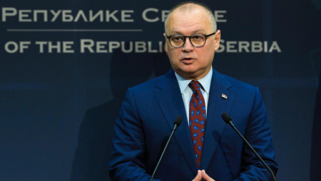 VESIĆ RASKRINKAO LIST "DANAS": Školski primer kako učestvuju u relativizaciji opasnog poziva na hapšenje Vučića, njegovog brata i sina