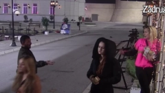 VEPRU JEDAN DEBELI Anđela iz vedra neba pljunula pa napala Pecu Lazića, pljušte uvrede sa svih strana