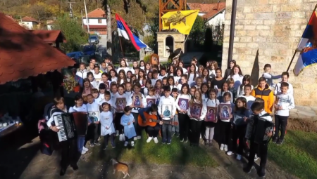 DECA SA KOSOVA UZ PESMU "VERA NAŠA" PORUČUJU: Želimo da rastemo u miru!
