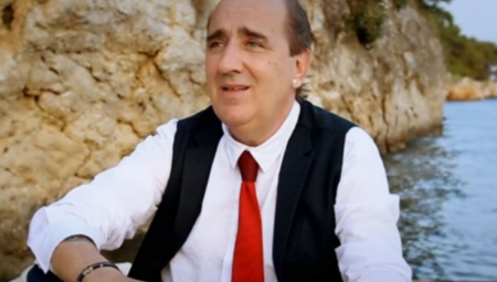 SRAMOTA Hrvatski pevač tužio ćerku za alimentaciju, a slupao automobil od 130.000 evra!