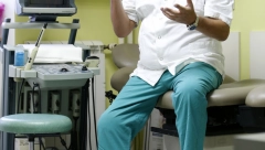 ŠIZOFRENIČAR (52) ODSEKAO SVOJ PONOS Rekao je da su mu glasovi u glavi rekli da to uradi