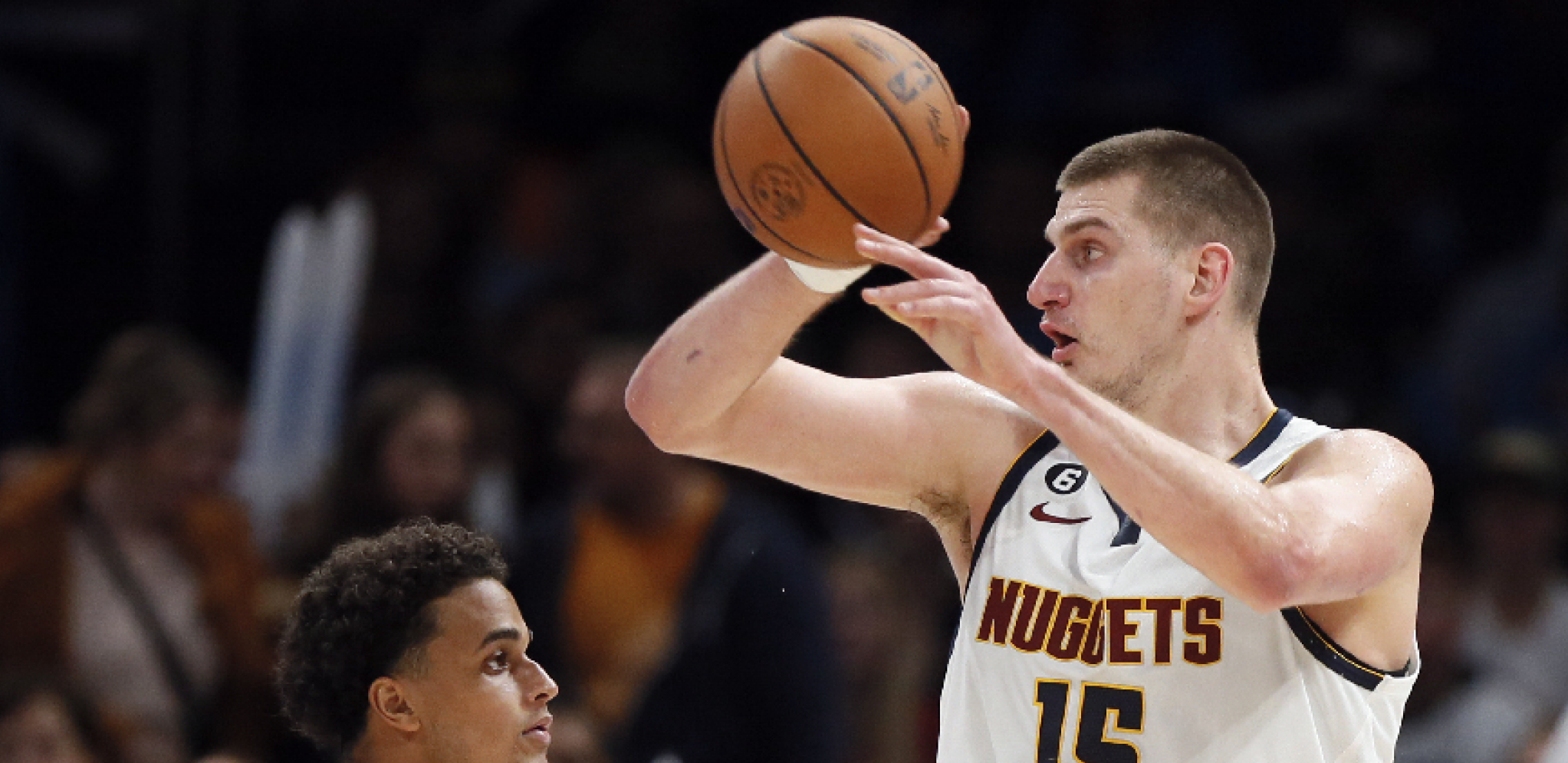 KAKO OVO USPEVA? Samo Jokić može ovako da asistira, nestvarno je šta radi Srbin (VIDEO)