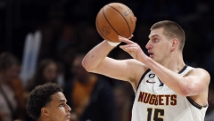 ON JE PRAVI UMETNIK Jokićeva asistencija podigla Ameriku na noge, ima oči na leđima (VIDEO)