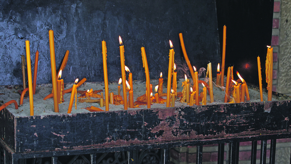 ZADUŠNICE U 2024. GODINI Šta sve treba poneti za pomen