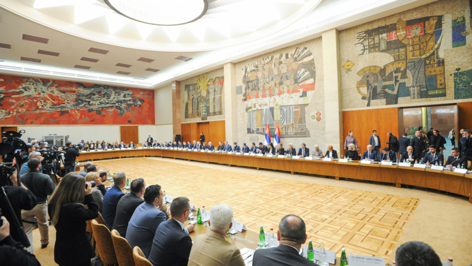 VLADA FORMIRALA RADNU GRUPU Menjaju se pravila za zapošljavanje stranaca u Srbiji