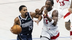 SKANDAL POTRESA NBA LIGU Sudija vređao košarkaša tokom utakmice
