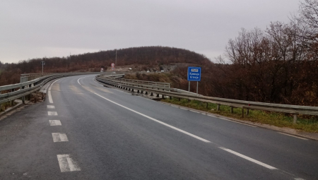 OGLASILA SE POLICIJA POSLE SMRTI DEČAKA (6) KOD UŽICA Od početka godine u saobraćajnim nesrećama poginulo 11 dece!