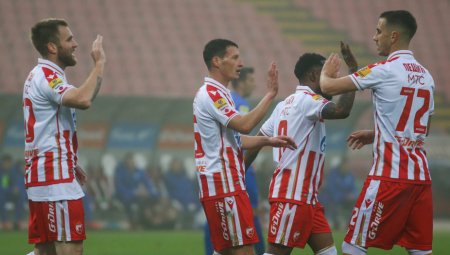 CRVENO-BELI BEZ PROBLEMA PROTIV MLADOSTI Zvezda se trijumfalno oprostila od "Marakane" za 2022. godinu (VIDEO)