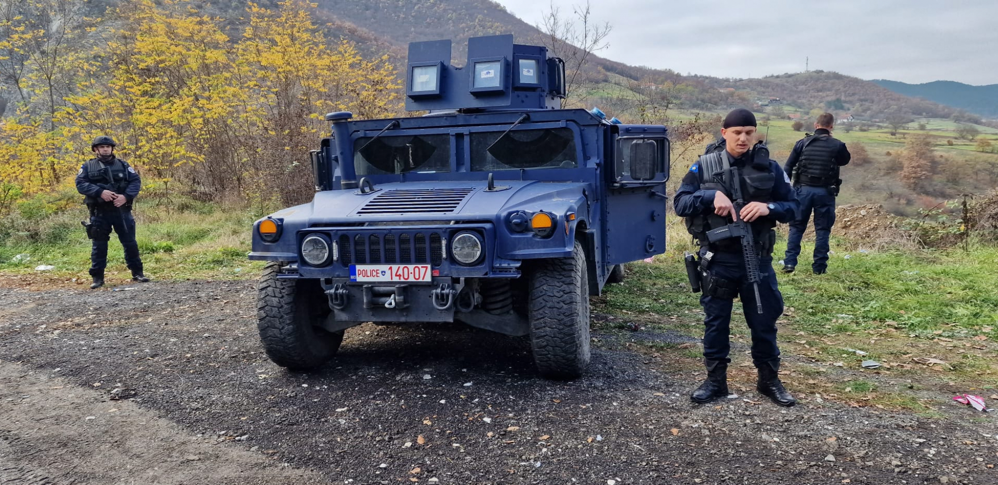 PUCNJAVA KOD ZUBINOG POTOKA Pripadnici ROSU blokirali put na dva mesta!