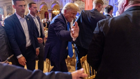 CRVENI TALAS ZAPLJUSNUO AMERIKU! Bajden na korak do sunovrata, evo kada pada konačna odluka!