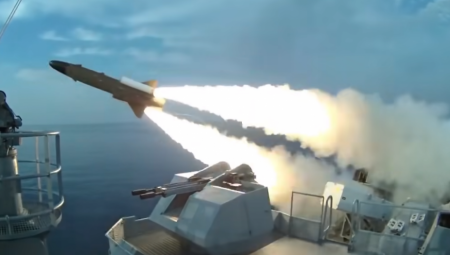 DRAMA U CRVENOM MORU SE NASTAVLJA Amerikanci žestoko uzvratili