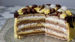 LUKSUZNI DESERT ZBOG KOGA SE PREKIDA DIJETA Torta Čarobnica, za one koji znaju šta je pravi užitak