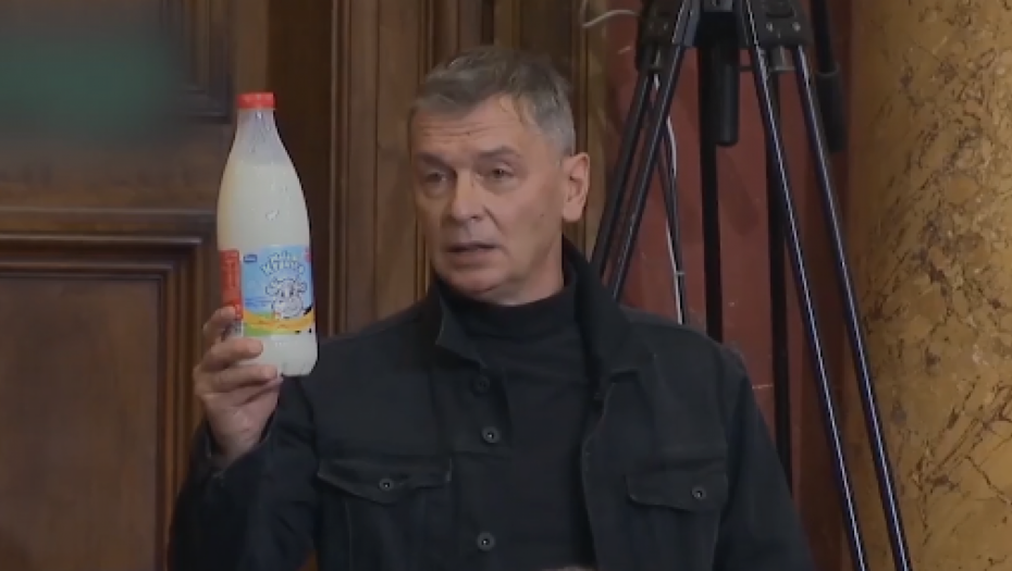 MASNA LAŽ ĆUTE USRED SKUPŠTINE! Tvrdio da litar i po mleka košta 270 dinara, a evo kolike su cene u prodavnicama! (VIDEO)