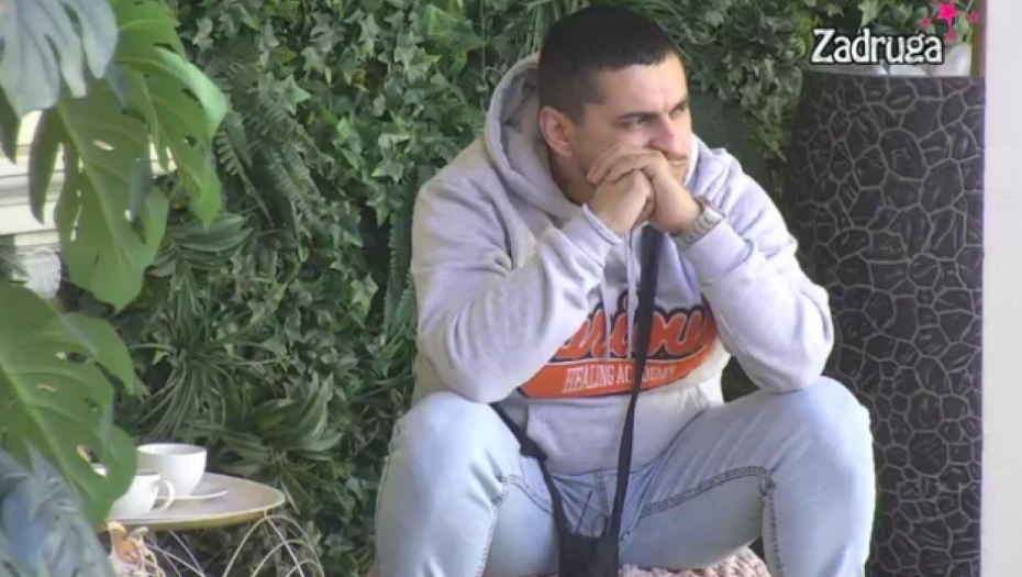 POSTAO ČISTAČICA Dok ga Miljana vara, Bebica rasprema za njom (FOTO)