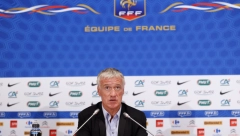 SVETSKI ŠAMPION U VELIKOM PROBLEMU Francuzi se međusobno povređuju, Benzema se muči