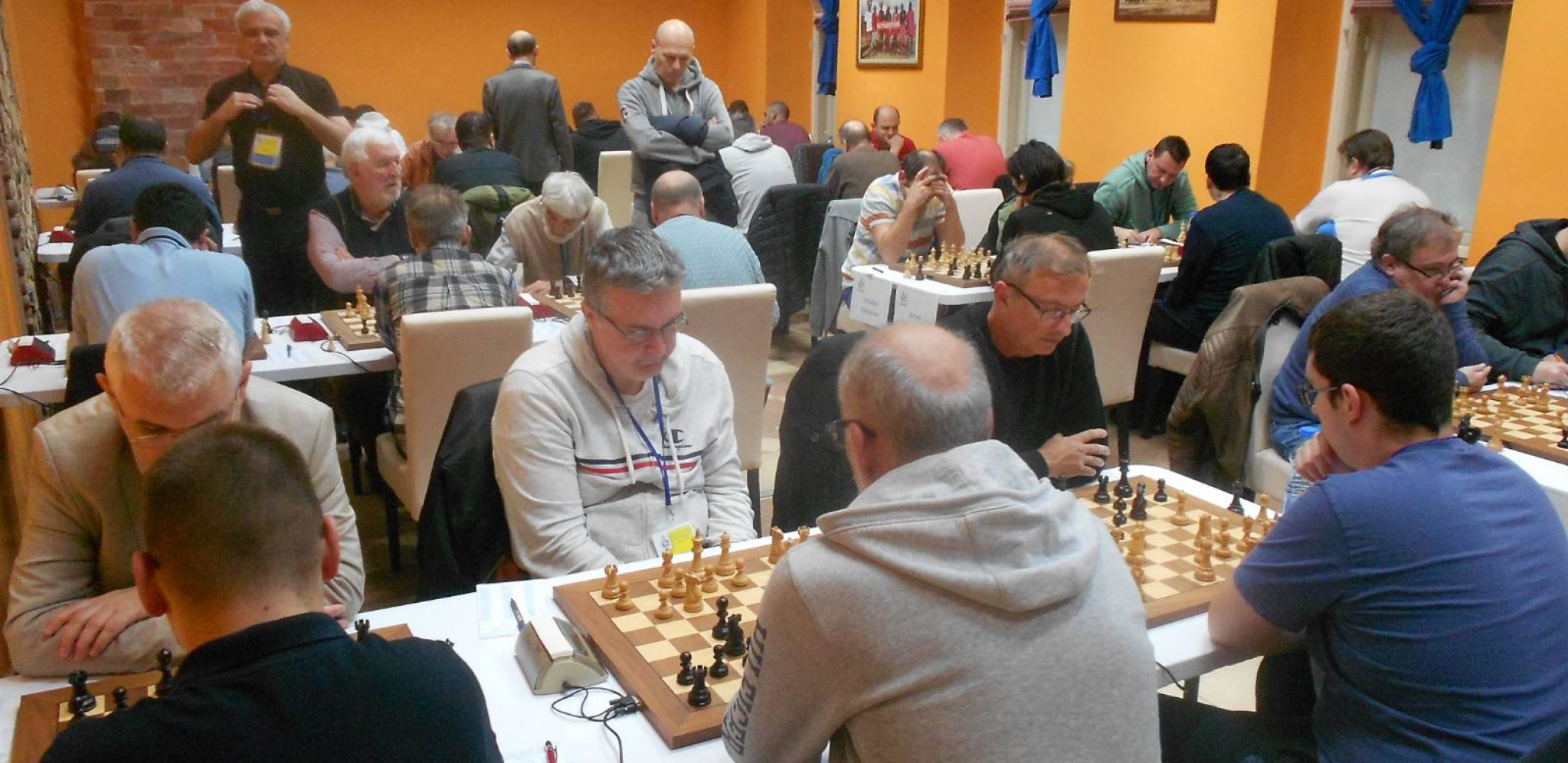 U SENTI PUCAJU STAKLA ZBOG ŠAHISTA  Borba za opstanak nema cenu