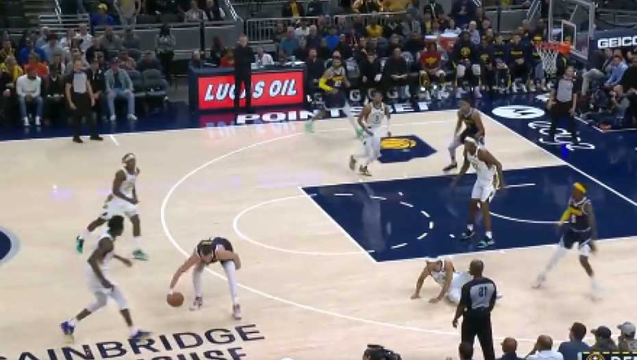 DEŠAVA SE SVIMA Jokić urnebesno pogrešio, Šek crkao od smeha (VIDEO)