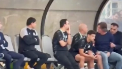 POMRAČENJE UMA Bivši trener Zvezde davio pomoćnika na klupi  (VIDEO)