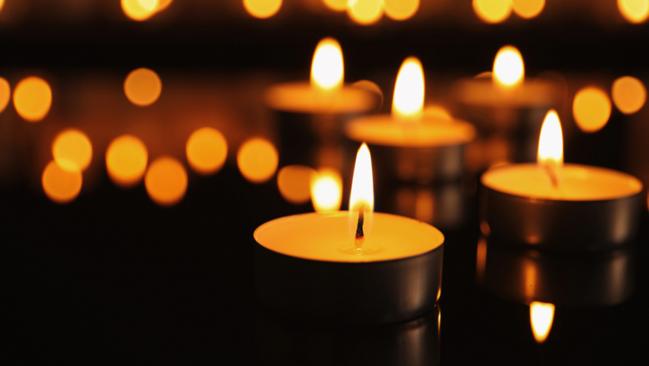 PREMINUO POZNATI VODITELJ Tragične vesti pokorile svet, svi zanemeli od šoka, pronađen mrtav u 67. godini! (FOTO)