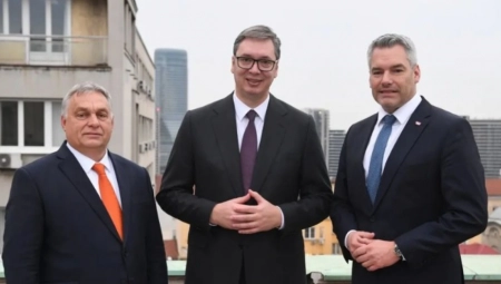 PREDSEDNIK VUČIĆ: Ponosan da Orbanu i Nehameru pokažem Beograd na vodi