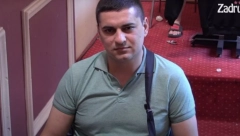 BEZOSEĆAJAN JE Bebica na stubu srama jer je zbog Miljane zapostavio svoju decu