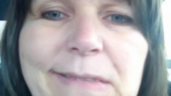 MOŽDANI UDAR SNIMLJEN KAMEROM Uzela je telefon i zabeležila sve, od grčenja lica do trzanja ruke