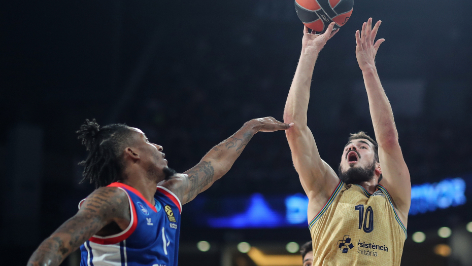 DRAMA U ISTANBULU Burna rasprava na meču Efesa i Barse - Litvanac isterao napolje Kalinića (FOTO) (VIDEO)