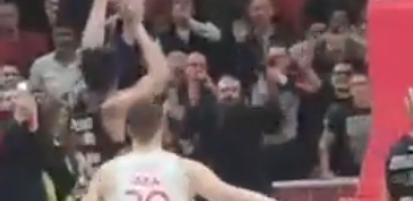 ZVEZDI STIGLA NEOČEKIVANA POMOĆ Utakmica se lomila, a onda se pojavio pop u mantiji (VIDEO)