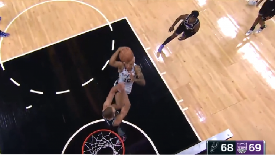 PRAVO U LICE Da li već imamo NBA zakucavanje sezone? Ovo je nestvarno