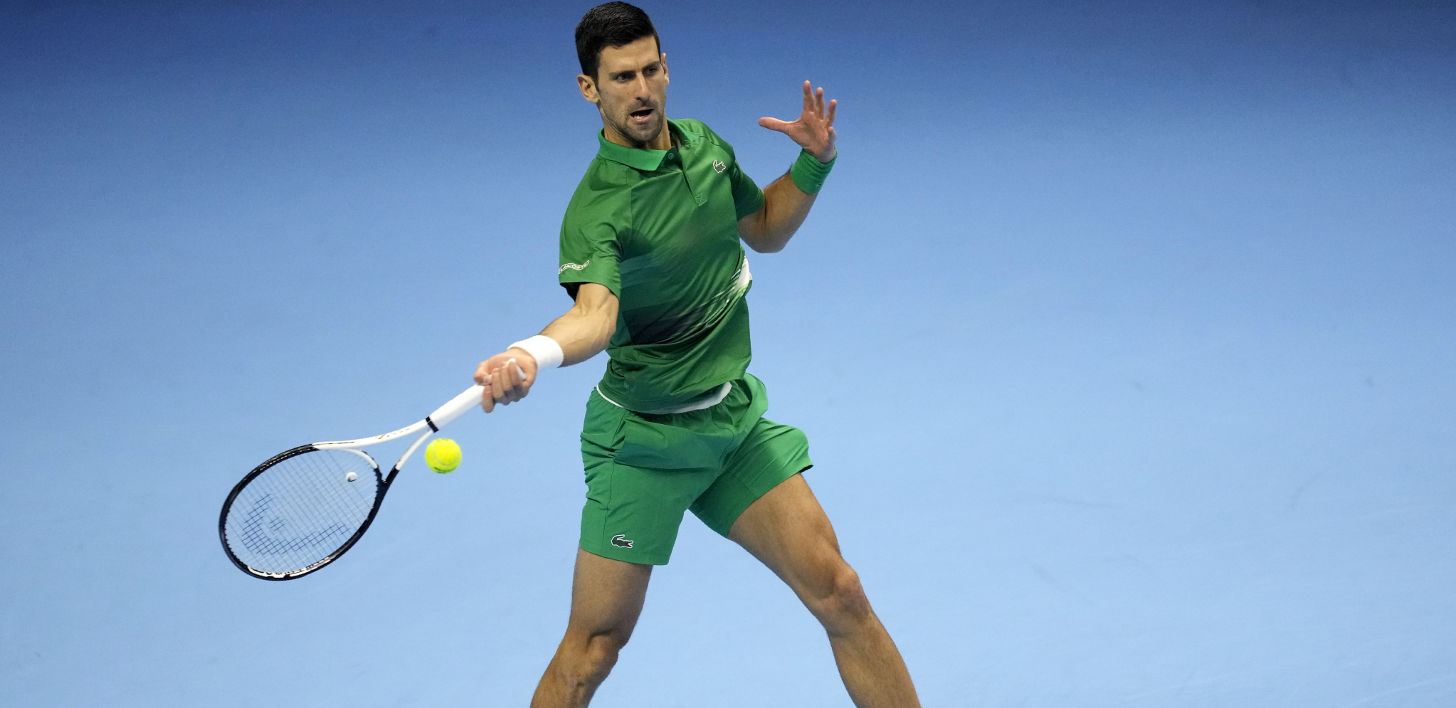 NOVAK IZVEO MAGIJU Ovo može samo Đoković, pogledajte kako je Srbin spasao set loptu (VIDEO)