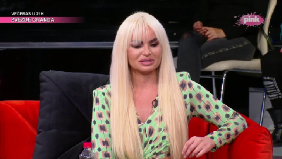 ISPLIVALA STARA FOTOGRAFIJA Ovako je Džidža izgledala pre operacija, PEVAČICA NEPREPOZNATLJIVA