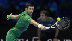 NOLE SE NAMUČIO, ALI ZAKAZAO FINALE Đoković slomio žilavog Amerikanca i došao na korak do titule u Torinu