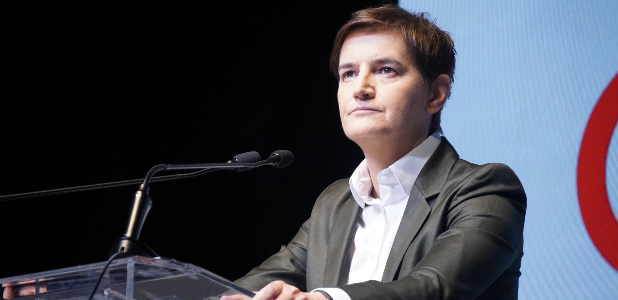 MORAMO DA BRINEMO PRE SVEGA O INTERESIMA SVOG NARODA Brnabić na kineskoj nacionalnoj televiziji o važnom savetu koji joj je Vučić dao