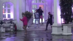 TRESLA SE BELA KUĆA Uroš Ćertić prosuo na Miljanu celu pepeljaru, nastao opšti haos (VIDEO)