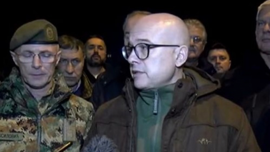 NEMA SPAVANJA, PRIRODA JE NEPREDVIDIVA! Vučević u Novom Pazaru, krenuo u Tutin - poručio samo jedno! (FOTO)