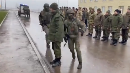 "BOLJE DA OSTANEM KOD VAS! AKO ME RAZMENE, OPET ĆE ME POSLATI NAZAD, SVEJEDNO ĆU POGINUTI"! Ruski vojnici zarobili ukrajinsku izviđačku grupu pa se ŠOKIRALI