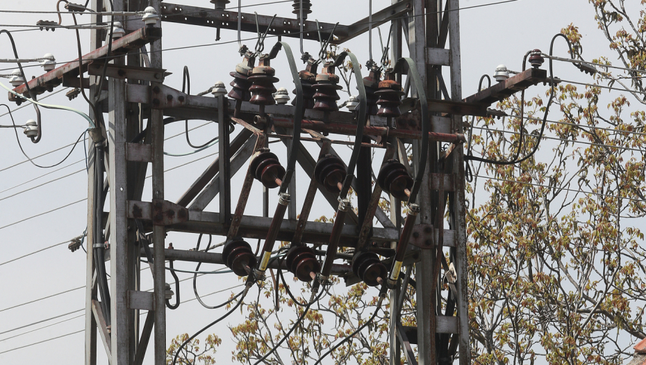 POHVALNO! MILION I PO SRBA ŠTEDELO STRUJU Svako drugo domaćinstvo dobilo popust