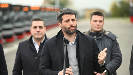NA ULICAMA BEOGRADA STO NOVIH VOZILA NA GAS  Aleksandar Šapić obradovao građane lepim vestima (FOTO)