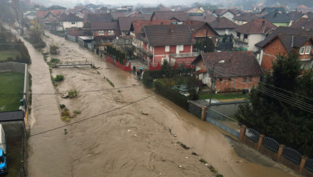 SKOČIO DA SPASE KOMŠIJE, PA GA ODNELA BUJICA Tragedija u Novom Pazaru, reka odnela dva muškarca