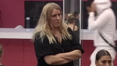 JELENA GOLUBOVIĆ HITNO NAPUSTILA ZADRUGU Razlog još uvek nepoznat, a evo šta će se desiti s njom