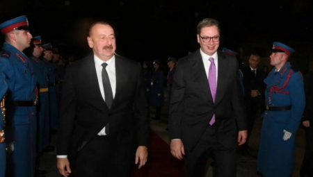 VUČIĆ ISPRATIO ALIJEVA "I kada ih dočekuje i kada ih ispraća, Srbija je uvek ponosna na svoje prijatelje" (FOTO)
