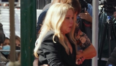 TOLIKO JU JE PONIZIO DA JE ZBOG NJEGA OTIŠLA "POD NOŽ"  Slavna glumica otkrila kroz kakvu torturu je prolazila