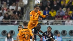 HOLANDIJA FURIOZNO KRENULA, PA STALA Hrabri Ekvador došao do boda, Valensiju izneli na nosilima