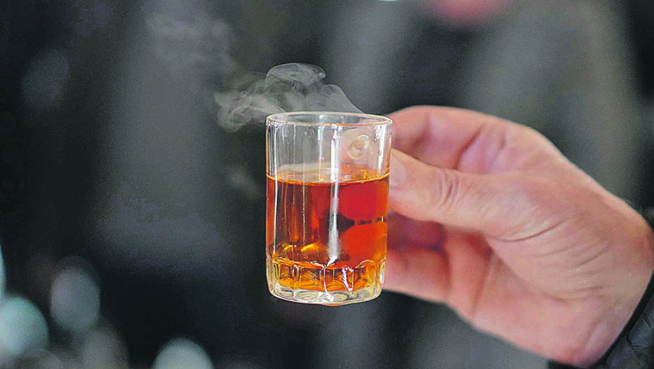 PORODICA IZ BEGEČA PRODAJE NEOBIČNU RAKIJU: Treba 20kg povrća za 1 litar, a stranci ludi za njom