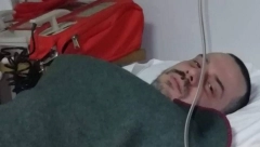 ROĐENDAN DOČEKAO NA ELEKTROŠOKOVIMA Bojan Tomović u užasnom stanju, pevač prolazi kroz agoniju (FOTO)